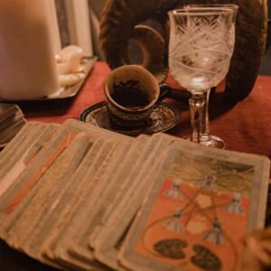 Cómo leer el tarot con confianza: una guía paso a paso